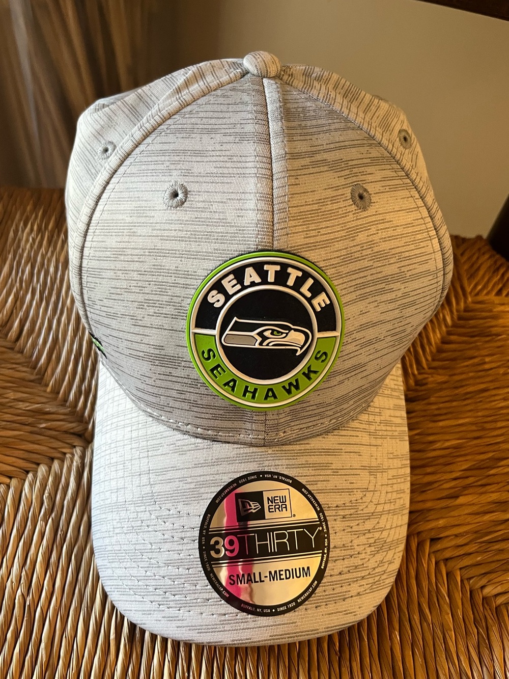 New Era Seattle Seahawks 39THIRTY Gray Heathered Rubber Patch Flex Hat S/M NWT